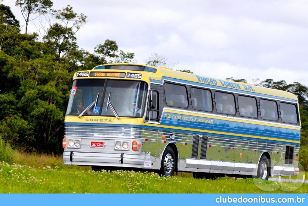 O PREFIXO 7455 FOI O ÚLTIMO ÔNIBUS CMA FLECHA AZUL PRODUZIDO PELA COMETA, MARCANDO O FIM DE UMA ERA 

O VEÍCULO ENCONTRA-SE PRESERVADO NO MUSEU DA COMETA EM SÃO PAULO 