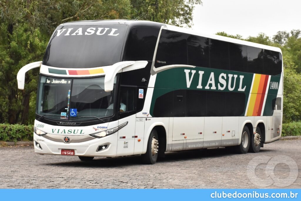 ÕNIBUS DA VIASUL QUE REALIZA VIAGEM PARA GRAMADO SAINDO DE SANTA CATARINA 