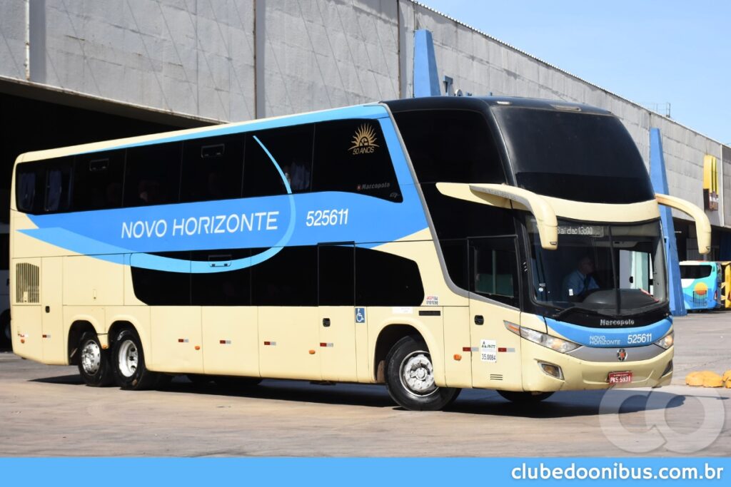 Ônibus da Viação Novo Horizonte saindo da rodoviária de Goiânia 