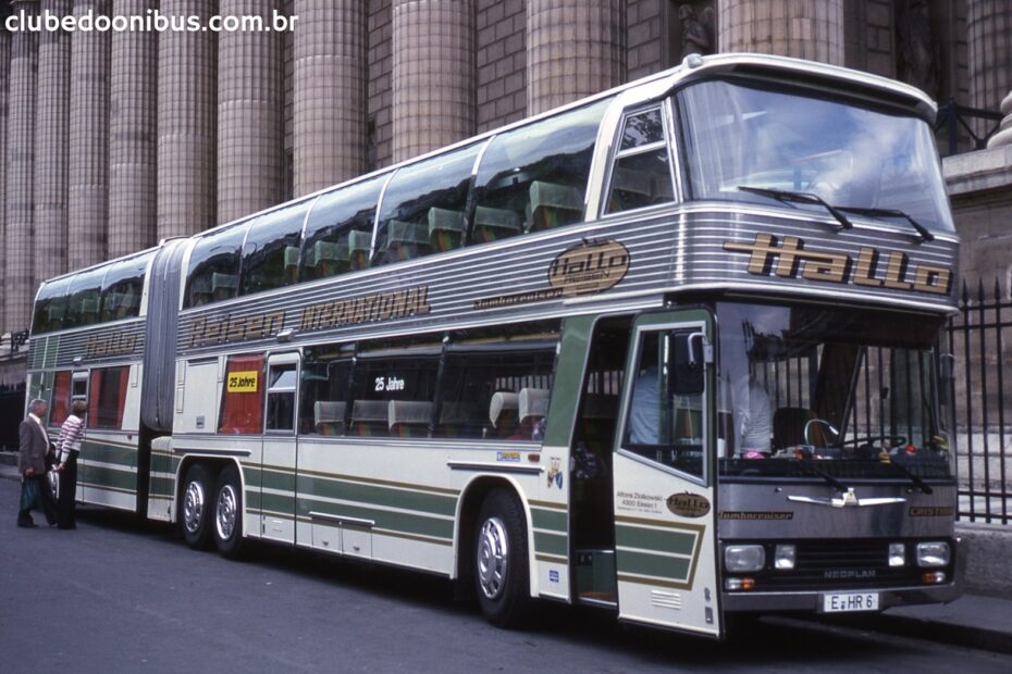 Maior Ônibus do Mundo Neoplan Jumbocruiser (1)