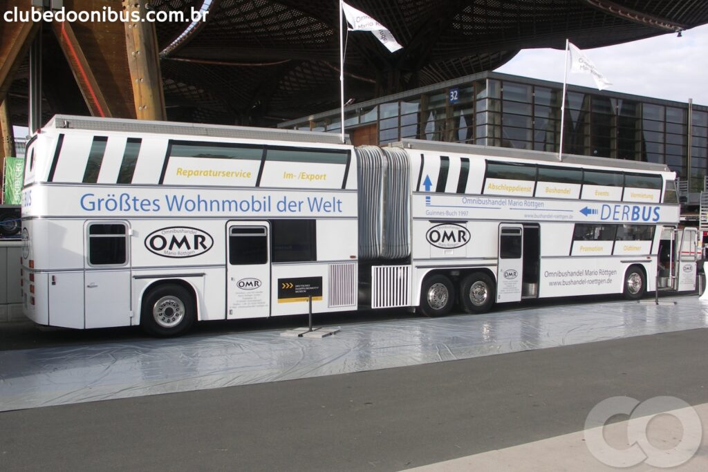 Maior Ônibus do Mundo Neoplan Jumbocruiser