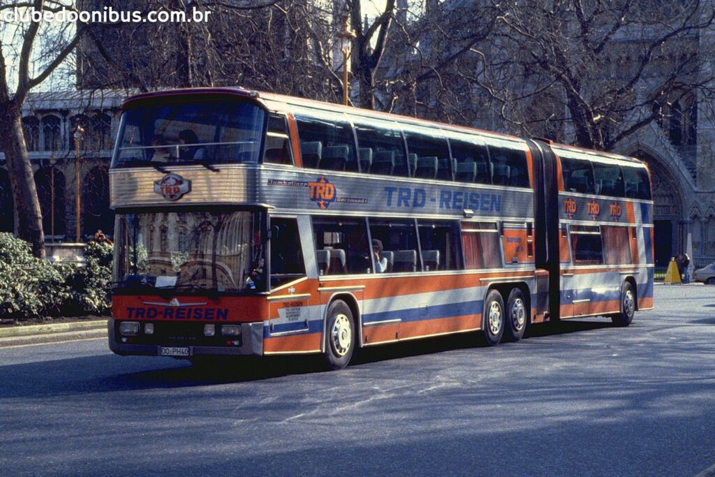 Maior Ônibus do Mundo Neoplan Jumbocruiser