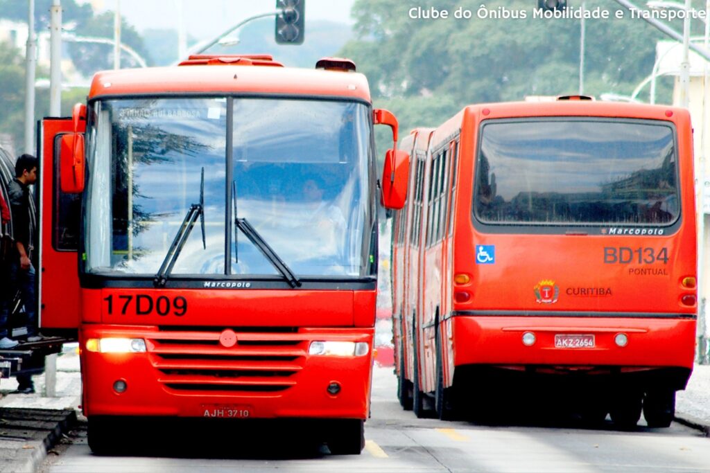 Transporte em Curitiba Ônibus Biarticulado BRT Corredor Canaleta Ônibus