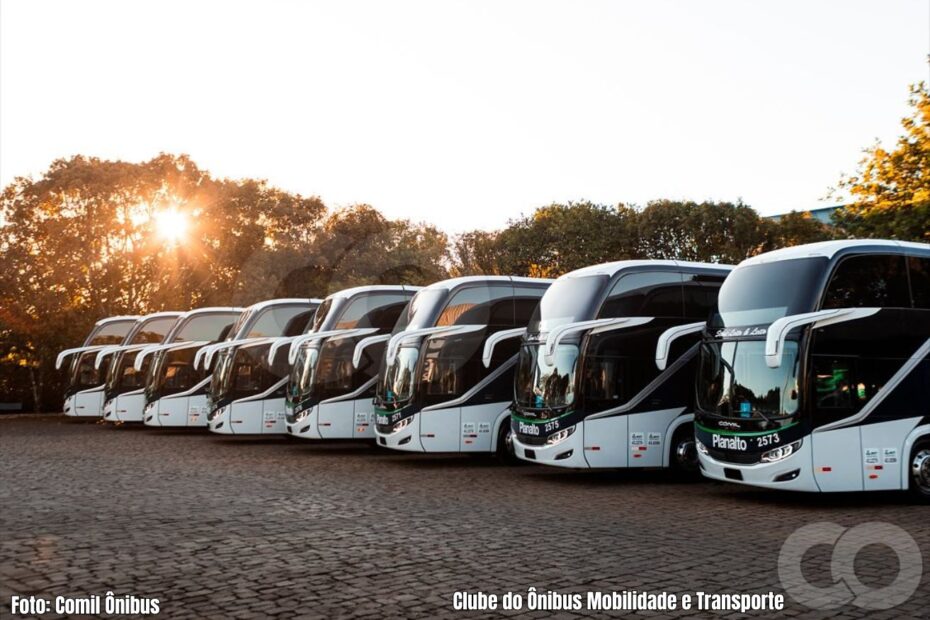 Comil Apresenta Novos Ônibus Planalto Comil Campione Invictus DD Volvo