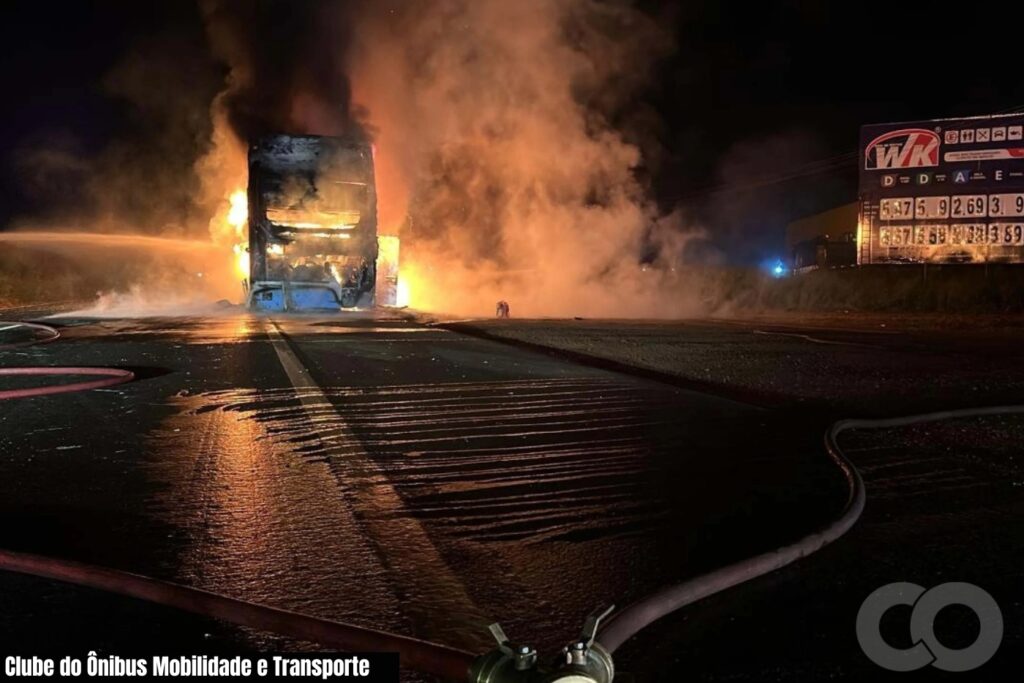Fogo em Ônibus da Empresa Guanabara (3)
