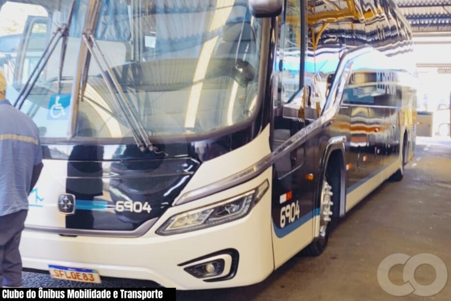 Ônibus Busscar da Expresso Maringá com pintura Penha
