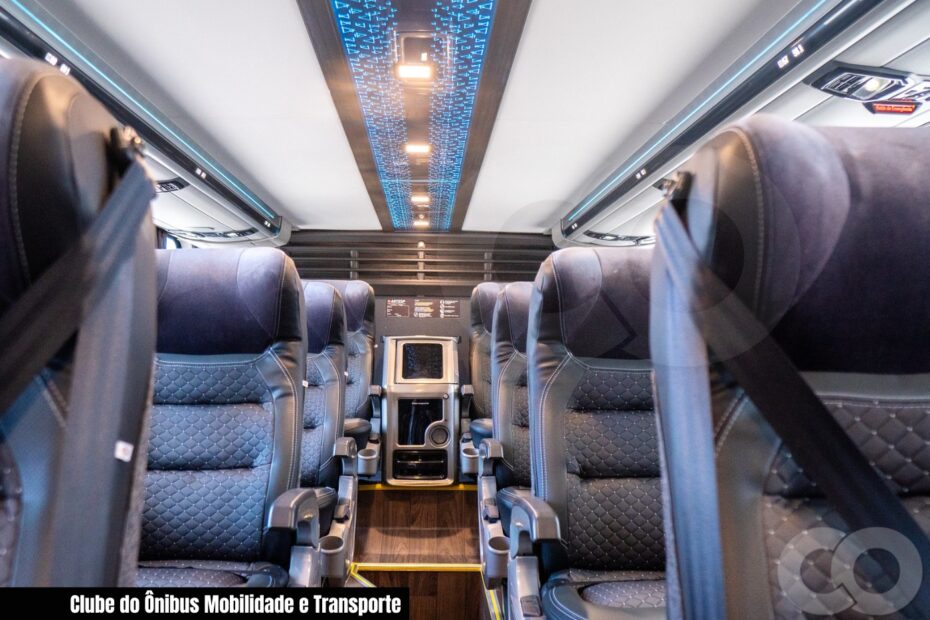 Ônibus Semi Leito Premium Cometa