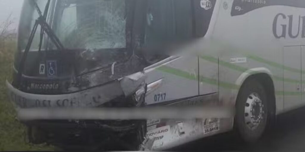 Ônibus da Guerino Seiscento se envolve em acidente com duas vítimas fatais na SP-333 (1)